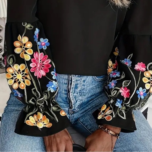 Floral Embroidered Navy Blue Women's Top - Picture 7 of 7